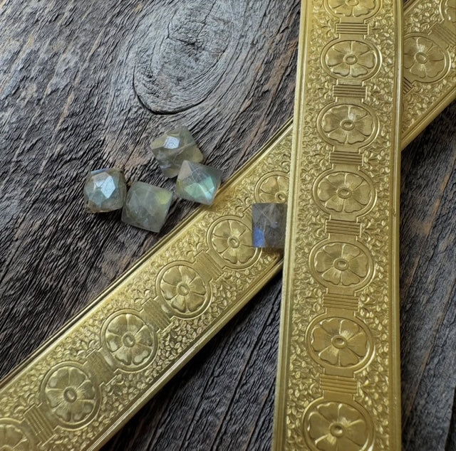 Newport Echo Parlor Cuff